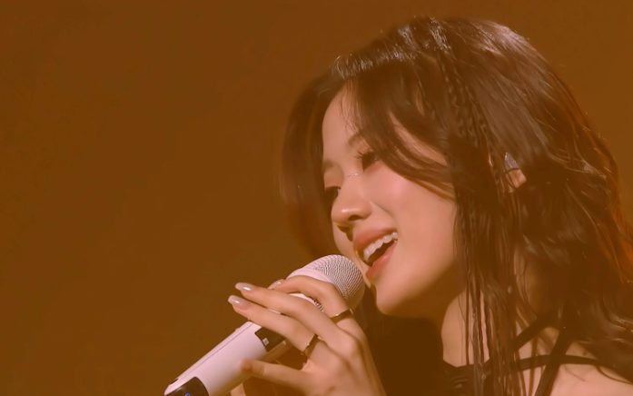 单依纯个人资料：音乐之路，运气与实力的并存