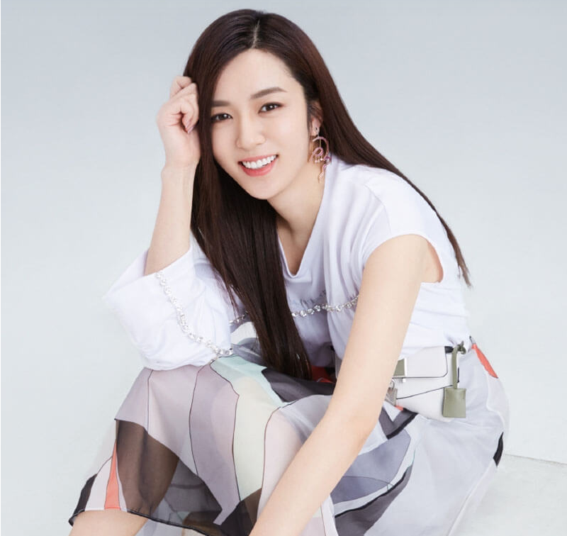 女演员王晓晨妩媚霸气时尚写真图片