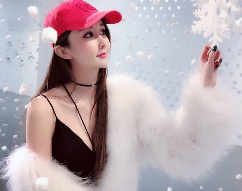 文梦洋出道多年却不红，今成网红脸代表