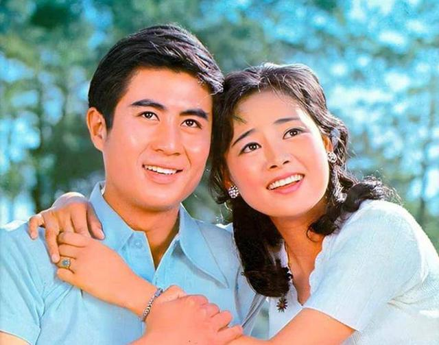 《庐山恋》主演郭凯敏现任妻子张瑜今婚姻状况如何