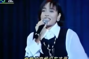 千百惠用[走过咖啡屋]等经典歌曲打动几代听众的中国台湾高山族歌手