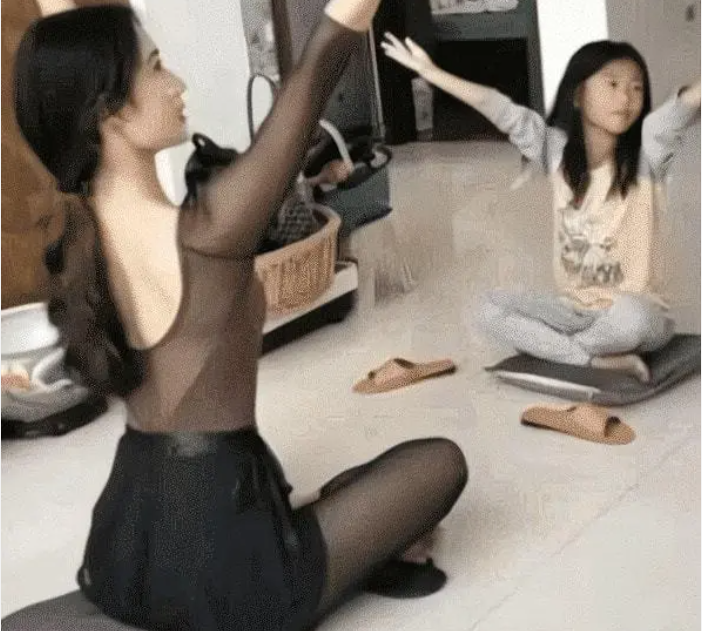 女朋友做家教林佩佩，要住别人家