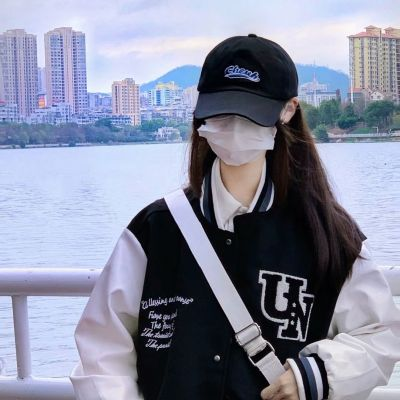 小雪被体育老师抱到仓库 好奇心太重的我看到了这一切